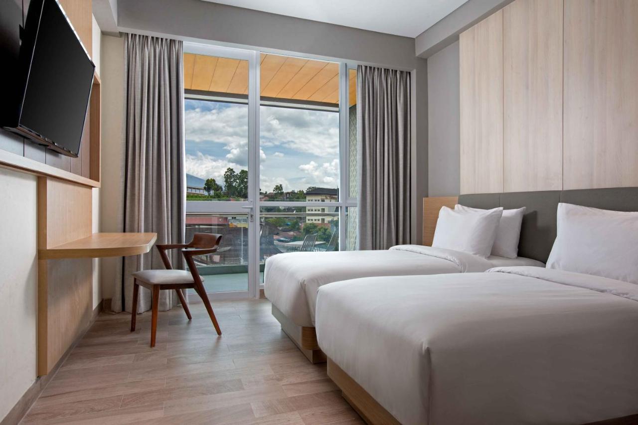 Hotel Santika บูกิตติงกี ภายนอก รูปภาพ