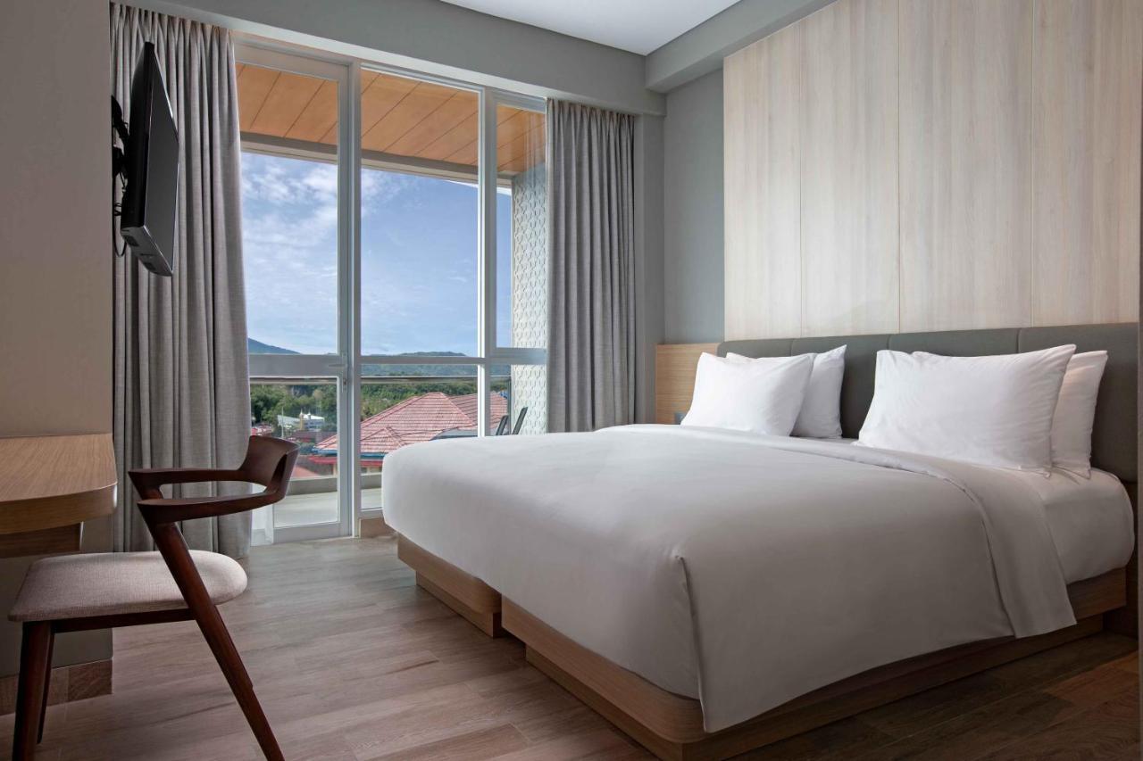 Hotel Santika บูกิตติงกี ภายนอก รูปภาพ