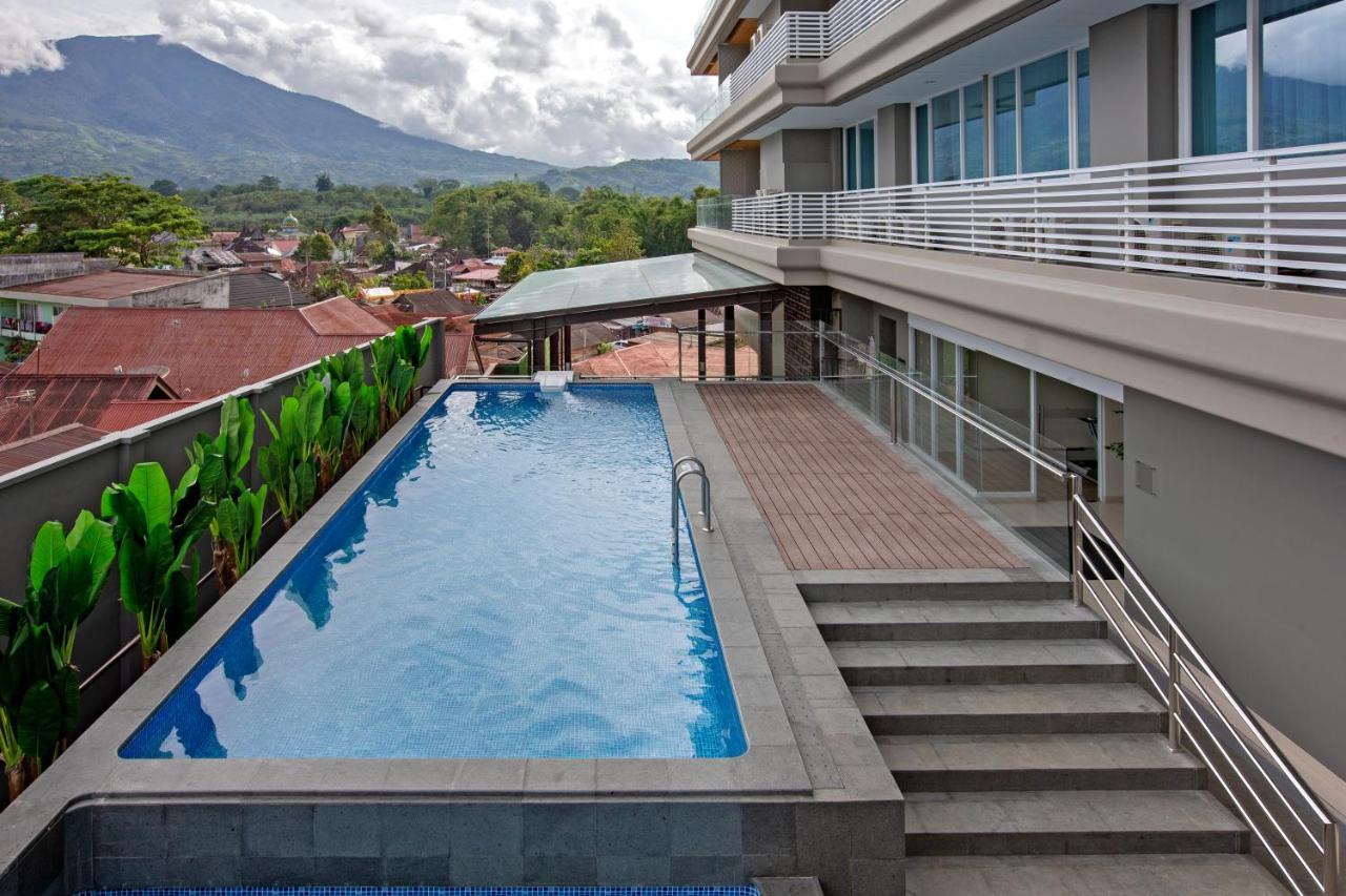 Hotel Santika บูกิตติงกี ภายนอก รูปภาพ