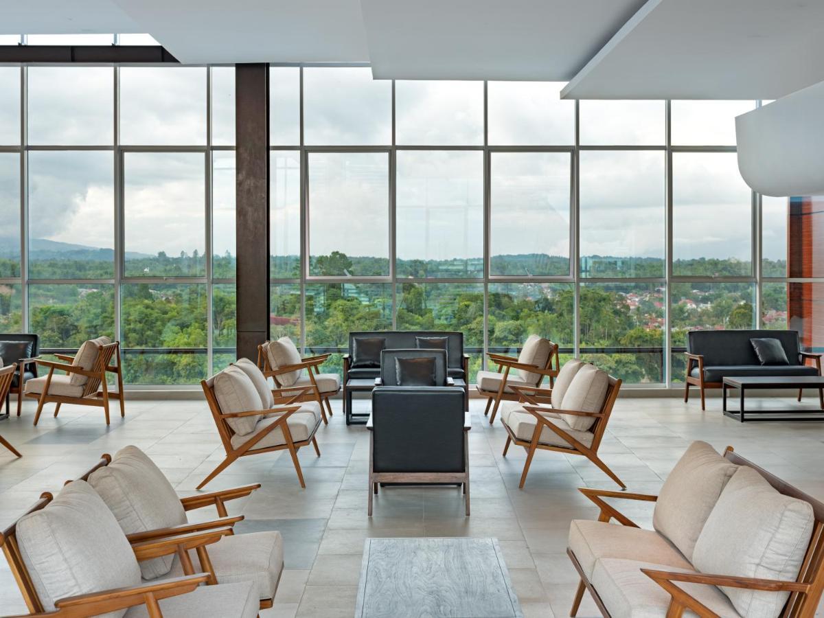Hotel Santika บูกิตติงกี ภายนอก รูปภาพ