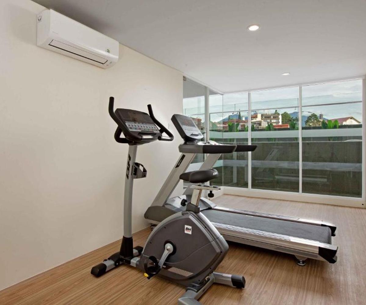 Hotel Santika บูกิตติงกี ภายนอก รูปภาพ